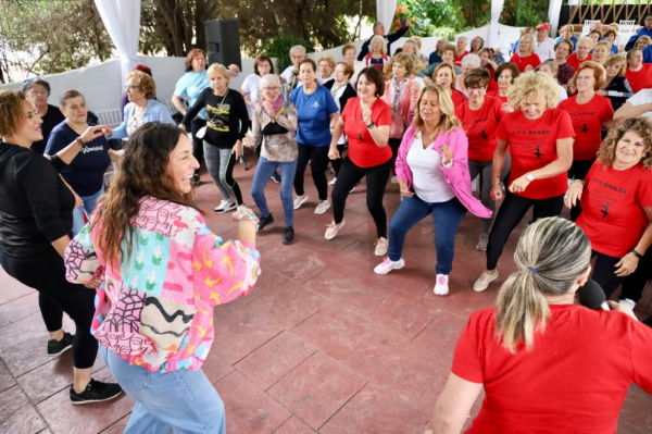 Más de 300 personas mayores de siete CPA participan en una jornada saludable en Bailén