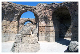 Termas de Antonino en Cartago (Túnez). Banco de imágenes del ISFTIC