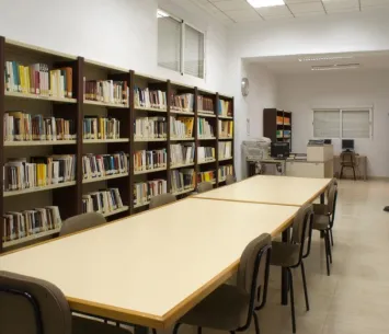 Biblioteca Pública Municipal del Barrio de Puente del Río - Adra