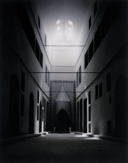 JAMES CASEBERE. Dormitory (After Topkapi Palace), 2006. Nº Edición 4/5 (con 2 PA). 229 x 181,5 cm. Fotografía digital (chromogenic print) montado en plexiglas