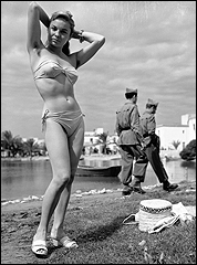 GRUPO AFAL (ORIOL MASPONS). El primer bikini, Ibiza. 1953