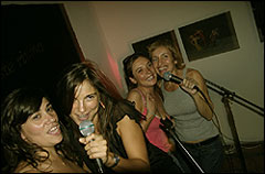 The Richard Channin Foundation. Me gusta este ritmo. Karaoke Sala de eStar, 2004