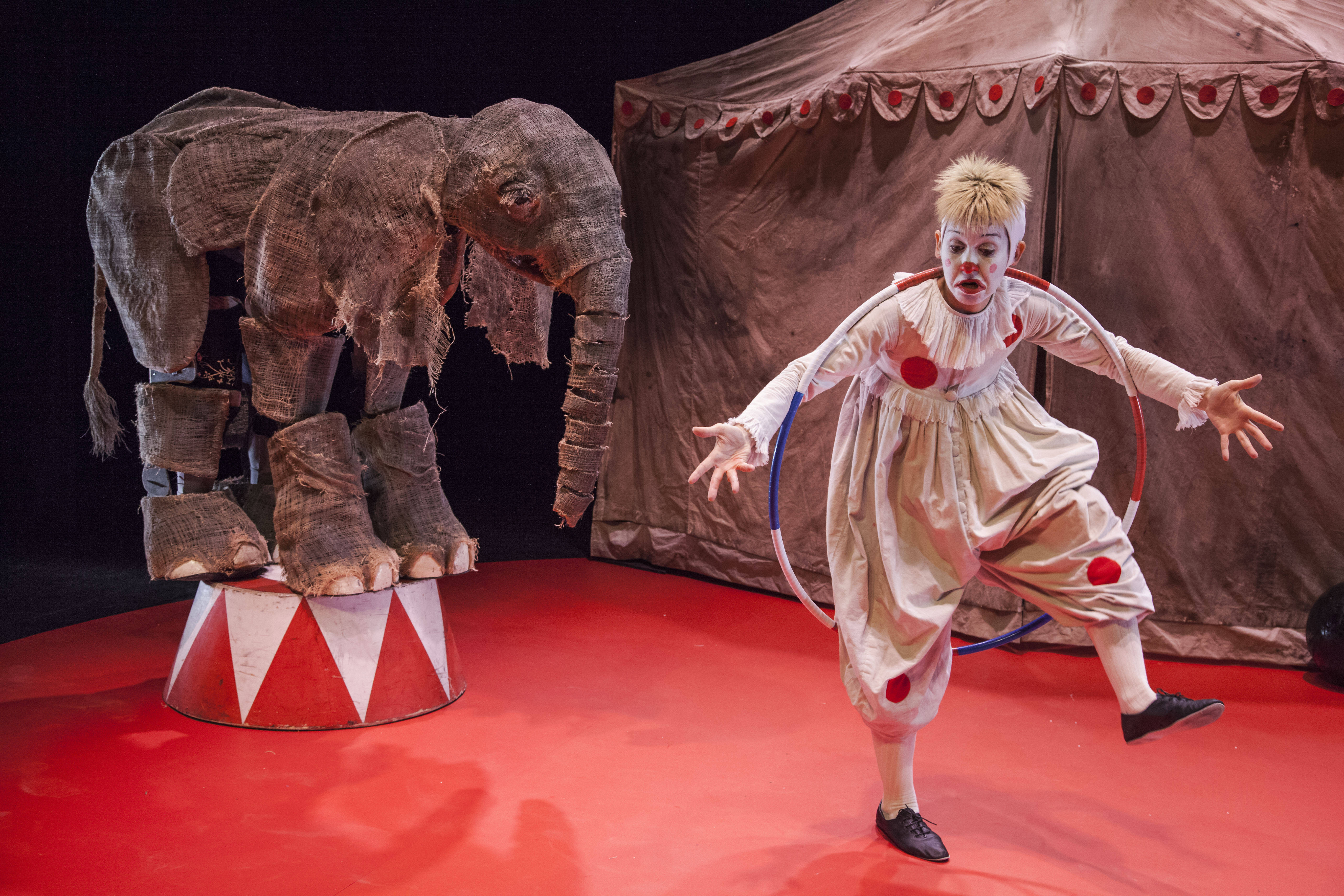 Imagen del espectáculo -  Parade, el circo de los valientes