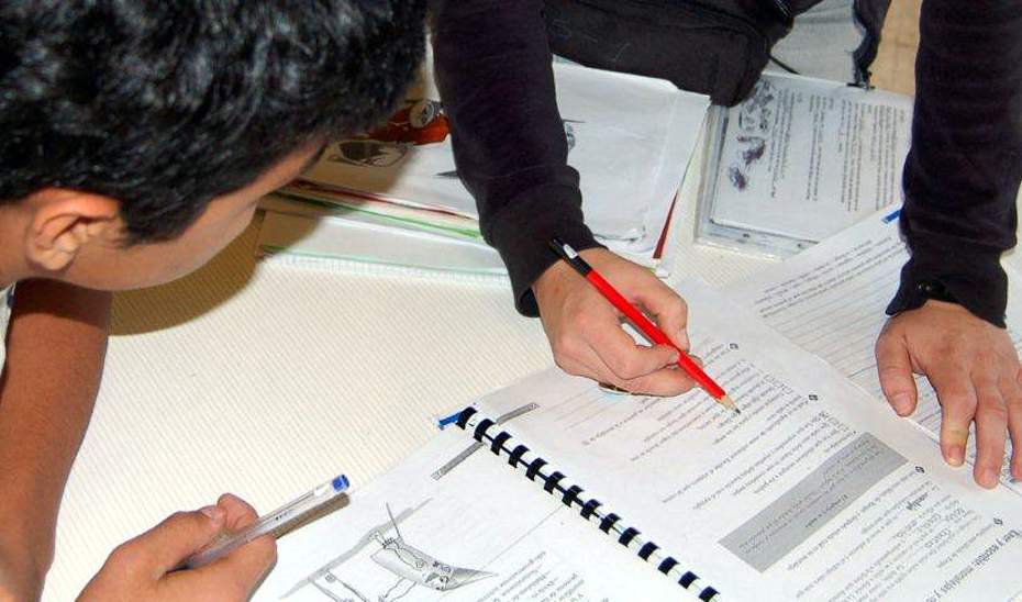 Docente en el aula.