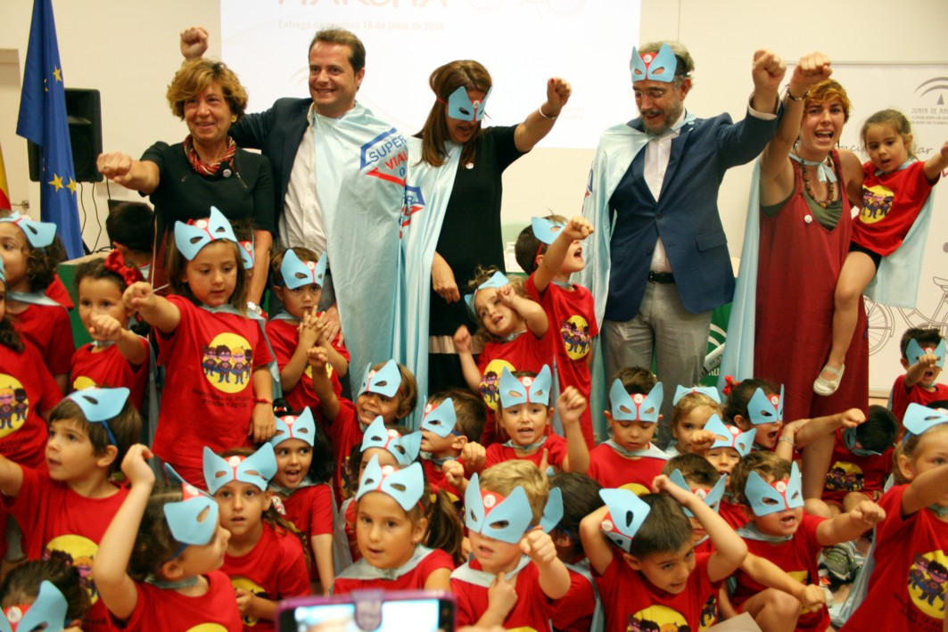  Sonia Gaya y Felipe López, en la entrega de los premios del I concurso 