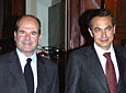 02.11.06.- A su llegada a la Cámara, Manuel Chaves se reunió con el presidente del Gobierno, José Luis Rodríguez Zapatero.