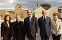 El presidente de la Junta acompañado por la consejera de Cultura, la nuera y el nieto de Picasso, Christine y Bernard, y la directora del Museo en el Palacio de Buenavista ya convertido en pinacoteca.