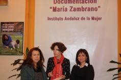 Silvia Oñate visita el Centro de Documentación María Zambrano