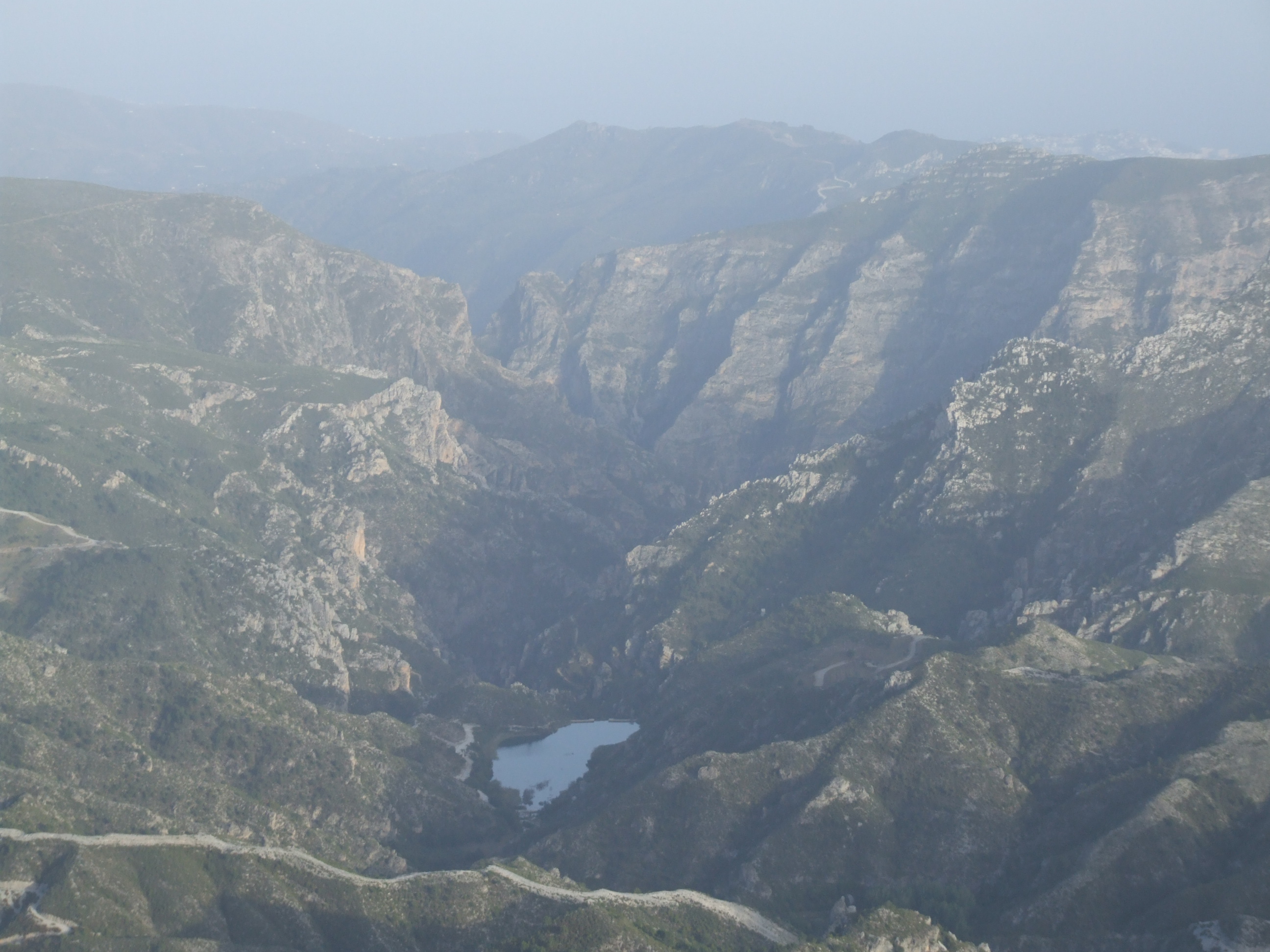 Ampliar imagen: vista aérea de la Sierra de Tejeda, Almijara y Alhama