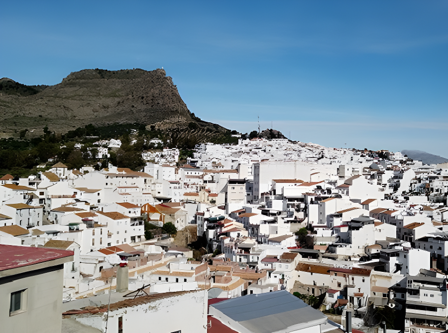 Vista apaisada de un municipio de Andalucía