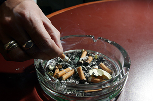 Los beneficios de dejar de fumar se perciben desde el primer momento. (Foto EFE)