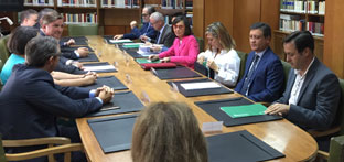 Un momento de la reunión de Aguilar con los operadores jurídicos de Cádiz.