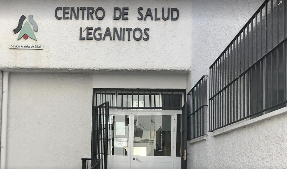 Fachada del centro de salud Leganitos, en Marbella (Málaga).