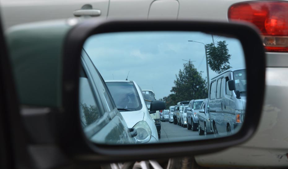 El tráfico es uno de los factores que más contaminan el aire.