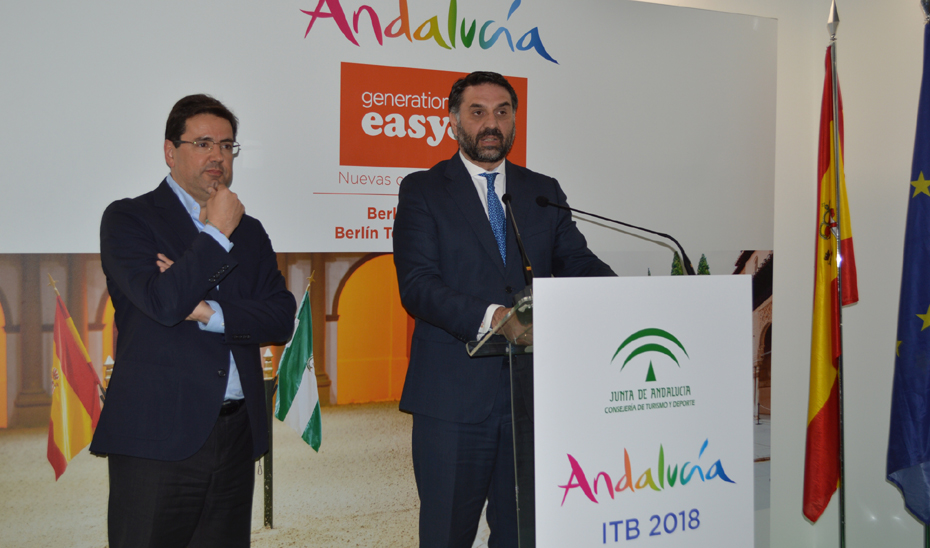 El consejero de Turismo y Deporte, Francisco Javier Fernández, en la feria ITB de Berlín, donde ha anunciado una colaboración con EasyJet por la que se reforzará la promoción de Andalucía en Alemania.