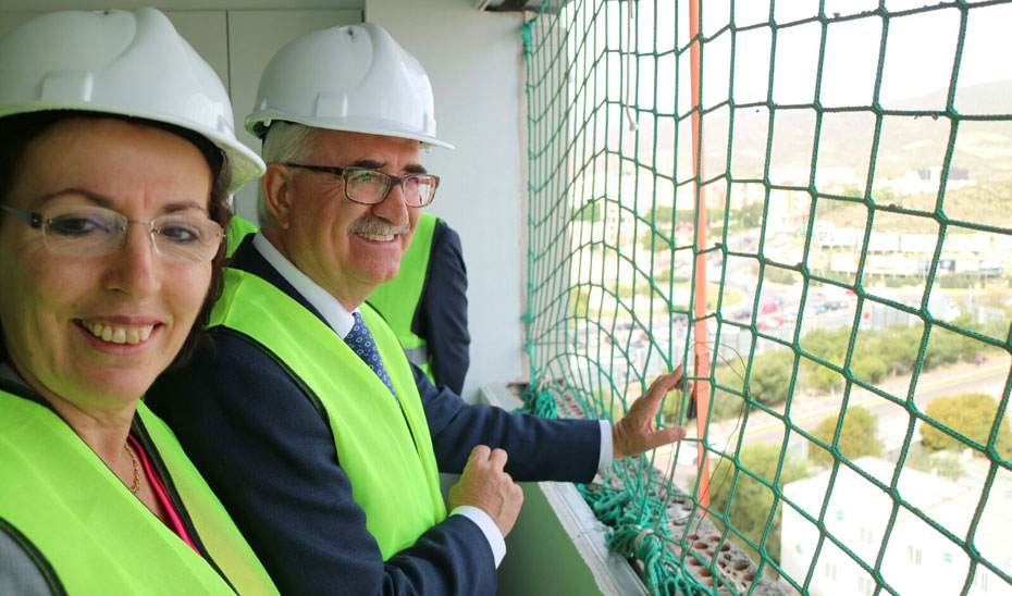 El vicepresidente de la Junta visitó las obras del Hospital Materno-Infantil de Almería.