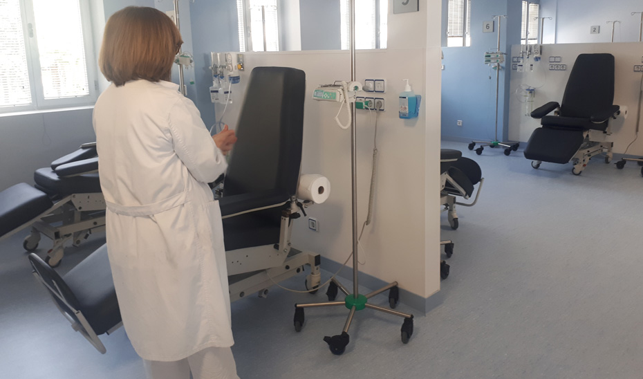 El nuevo hospital de día oncohematológico ha supuesto una inversión de 650.000 euros y atenderá a unos 7.300 pacientes al año.