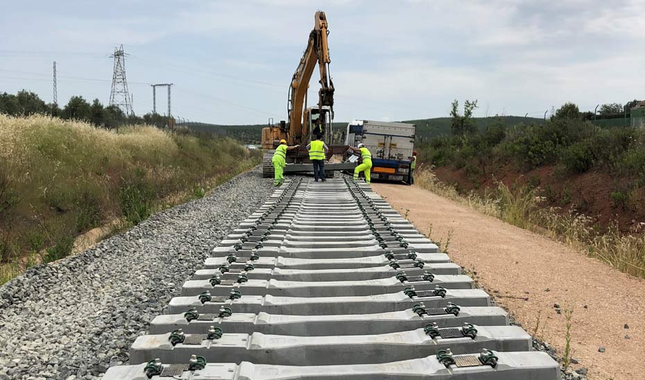 El ramal ferroviario Linares-Vadollano supondrá una inversión de 22,62 millones de euros.
