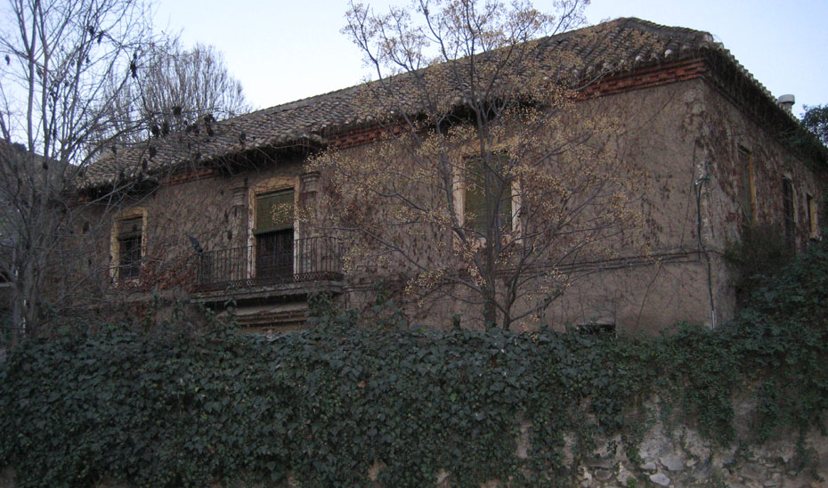 Fachada de la Casa de los Aragoneses en Monachil, Granada.
