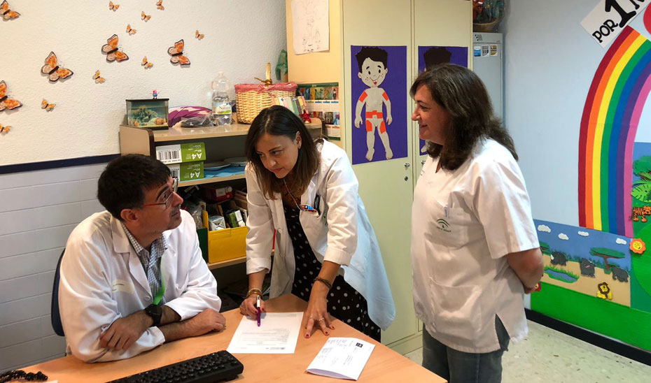 Miembros de la unidad específica de respuesta al Proceso Asistencial Integrado Transexualidad en la Infancia y Adolescencia  del Hospital Virgen de las Nieves.
