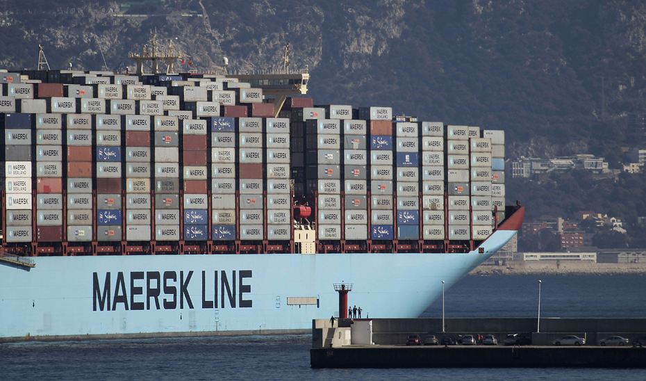 Un buque cargado de contenedores en el puerto de Algeciras.