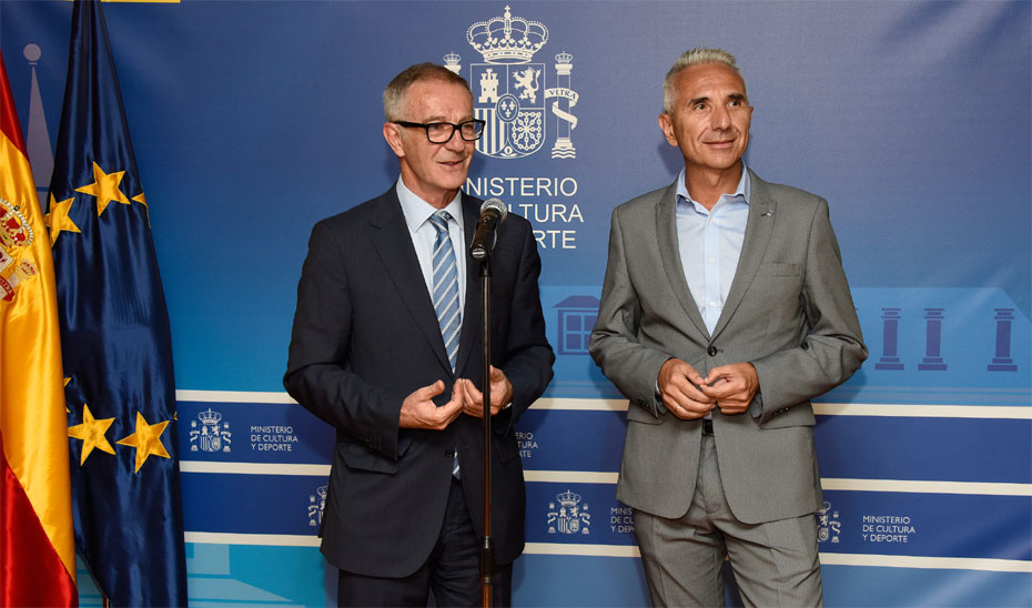 El consejero de Cultura, Miguel Ángel Vázquez, y el ministro de Cultura y Deporte, José Guirao.