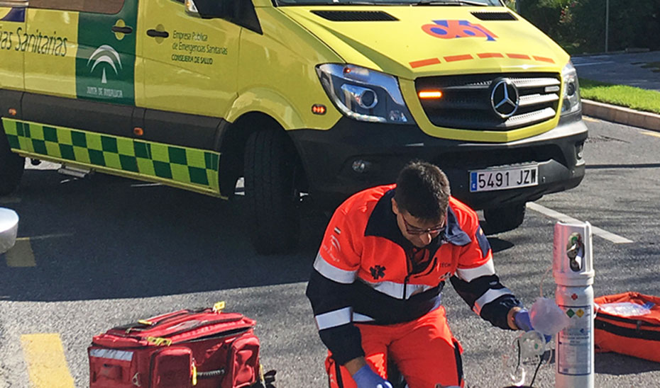 Imagen de un equipo de emergencias sanitarias del 061.