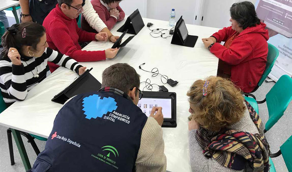 Imagen de participantes en la red de voluntariado tecnológico de la iniciativa \u0027Andalucía Compromiso Digital\u0027 (ACD).
