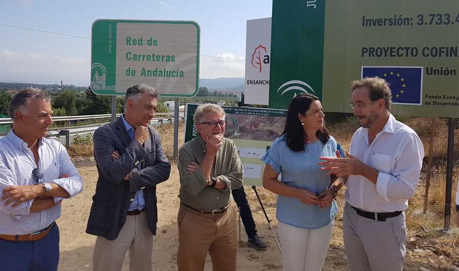 La Junta también ha destinado a la mejora de carreteras en la comarca de La Janda casi dos millones de euros.