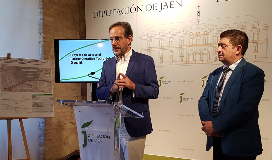 Felipe López ha dado a conocer en Jaén el proyecto para la construcción de la nueva conexión del parque tecnológico Geolit con la autovía A-44.