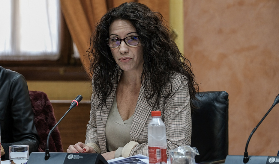 Rocío Ruiz, en un momento de su intervención en la Comisión de Igualdad, Políticas Sociales y Conciliación.