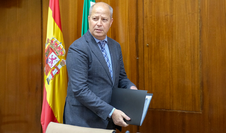 Javier Imbroda comparece en comisión parlamentaria.