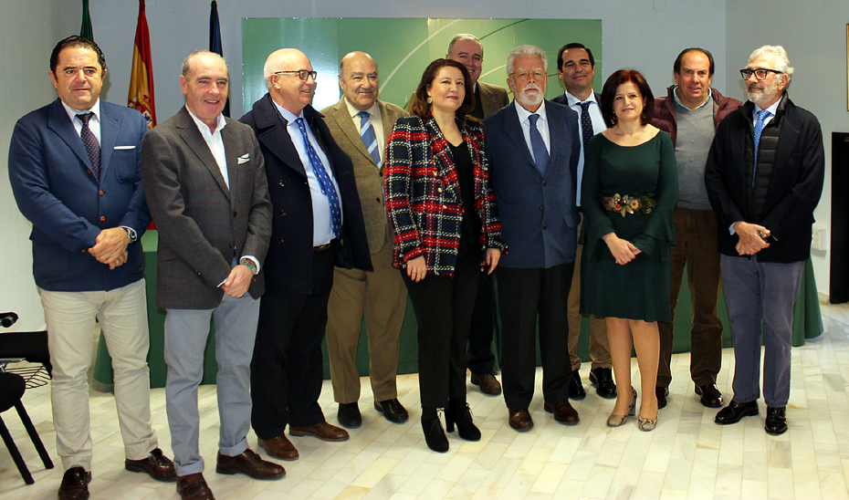 Carmen Crespo, junto a representantes de ASAJA-Andalucía.