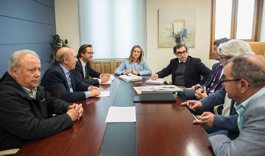 Marifrán Carazo se reunió con vecinos y comerciantes de Granada.