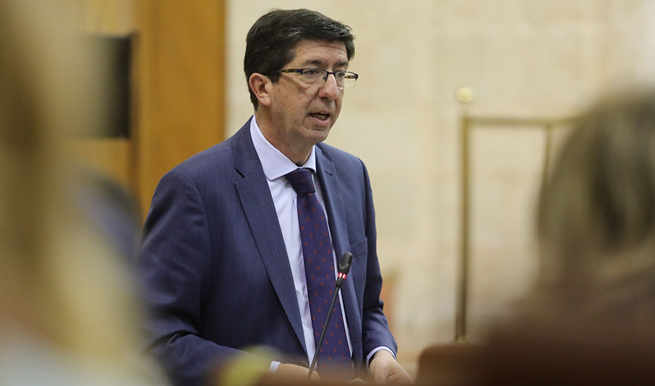 El vicepresidente y consejero de Turismo, Regeneración, Justicia y Administración Local, Juan Marín, en el Parlamento.