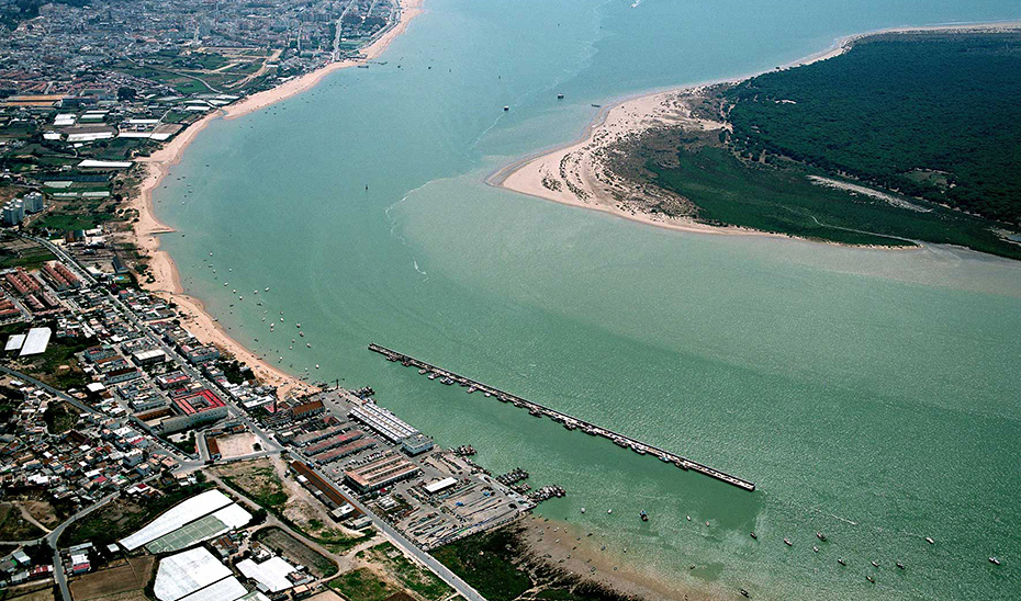 Desembocadura del río Guadalquivir en Sanlúcar de Barrameda.