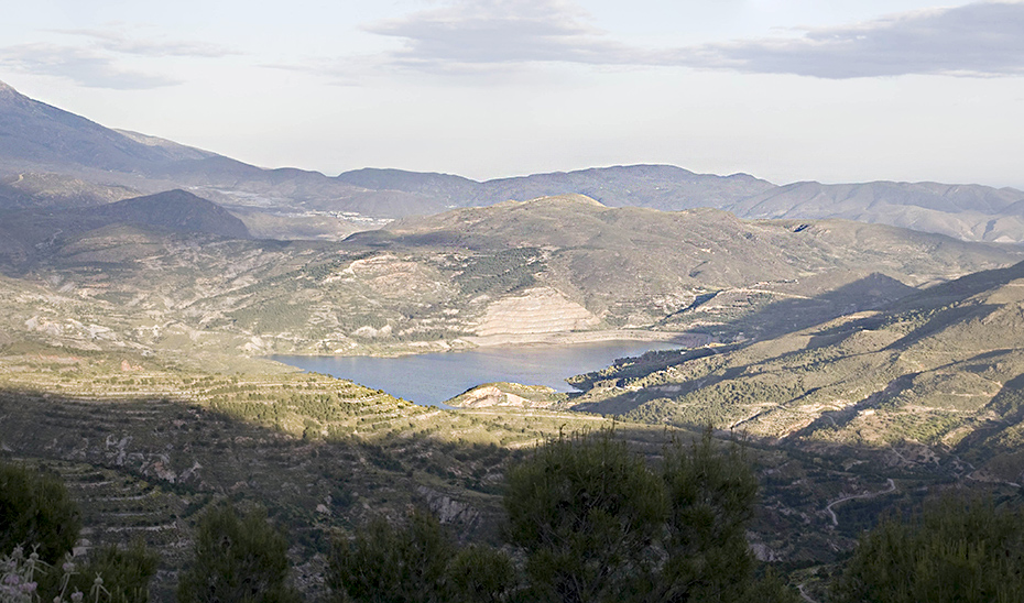 Vista general del pantano de Benínar, en Almería.