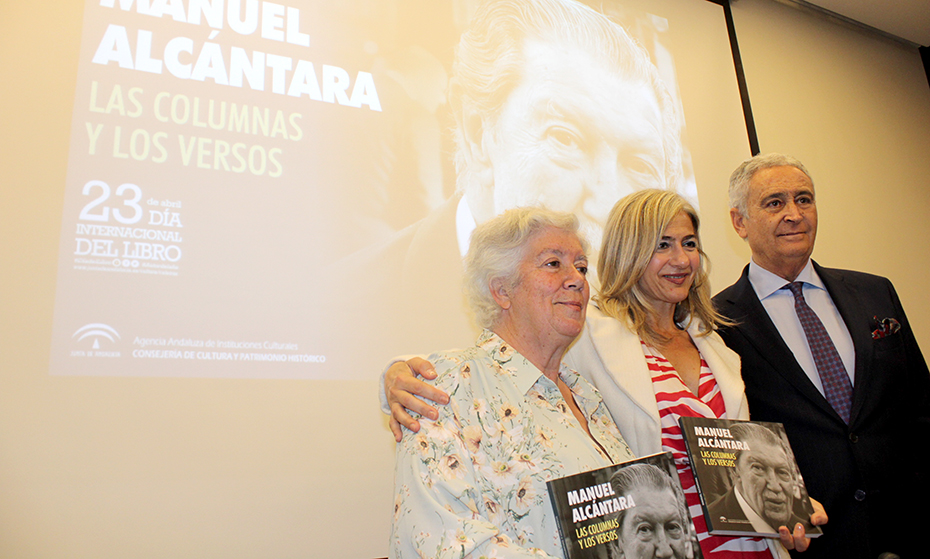 La consejera de Cultura, Patricia del Pozo, en el homenaje del Centro Andaluz de las Letras a Manuel Alcántara por el Día del Libro.