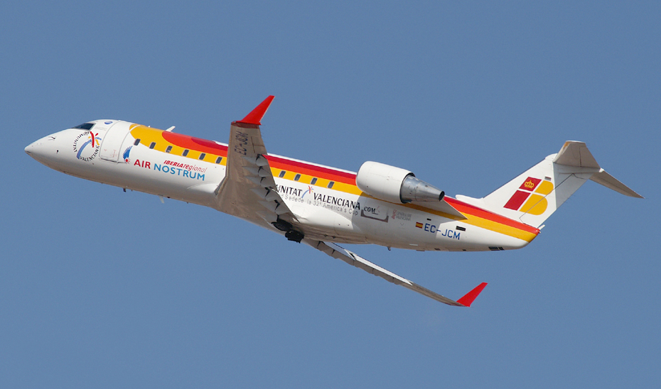 Un avión de Air Nostrum, compañía que explota la línea aérea Sevilla-Almería.