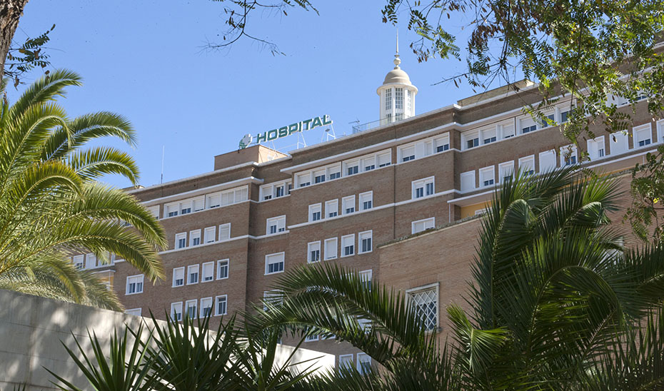 Fachada del Hospital Virgen del Rocío de Sevilla, donde se realizarán obras para adaptar las instalaciones a las necesidades del Covid-19.