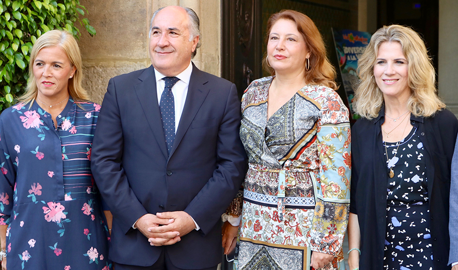 La consejera Carmen Crespo este miércoles junto al alcalde de Algeciras, José Ignacio Landaluce.
