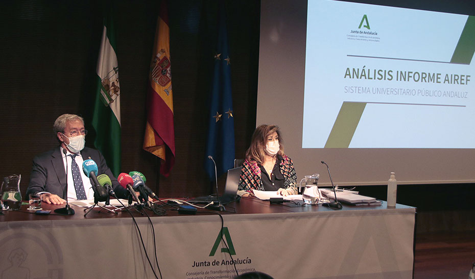 Velasco presentó el informe elaborado por la Autoridad Independiente de Responsabilidad Fiscal sobre el sistema universitario andaluz.