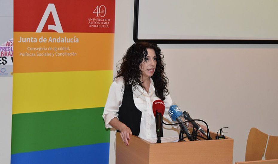 La consejera de Igualdad, Políticas Solciales y Conciliación, Rocío Ruiz, durante un acto.