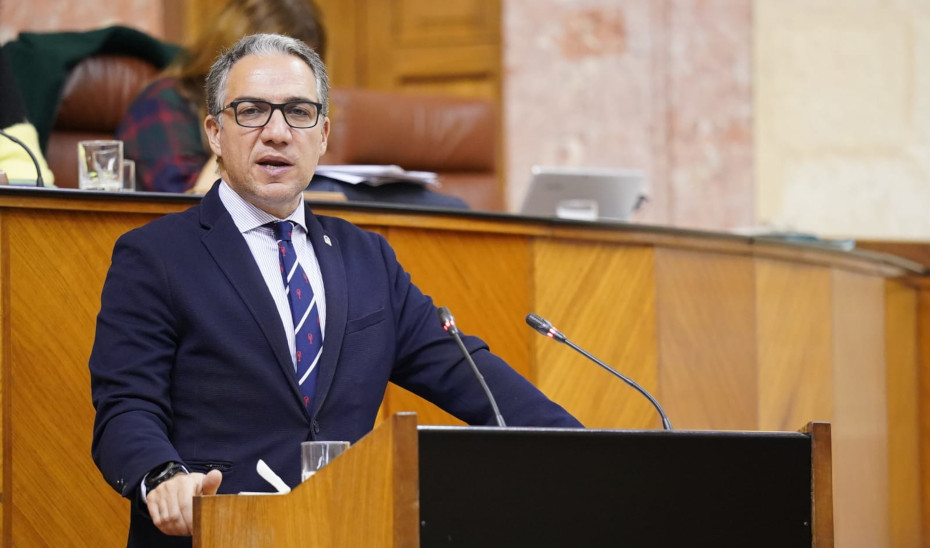 El consejero Elías Bendodo interviene en el Pleno del Parlamento de Andalucía sobre las medidas para minimizar los efectos del Brexit.