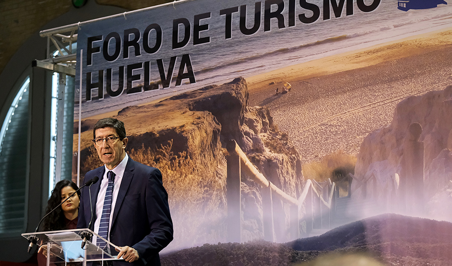 El vicepresidente y consejero de Turismo, Juan Marín, durante su intervención.