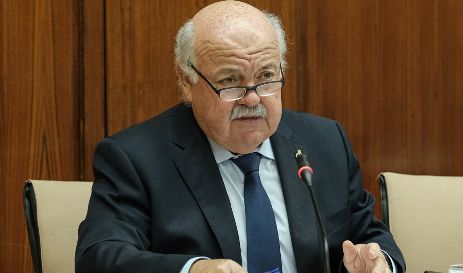 El consejero Jesús Aguirre, durante la comisión de Salud en el Parlamento.