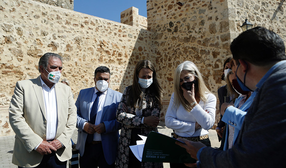 Del Pozo ha destacado el castillo y la muralla de Niebla como \u0027uno de los conjuntos bajomedievales mejor conservado de España\u0027.