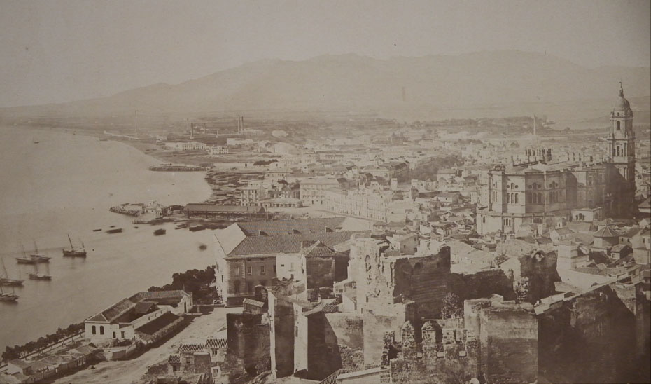 Vista general de Málaga, fotografiada por Luis Masson.