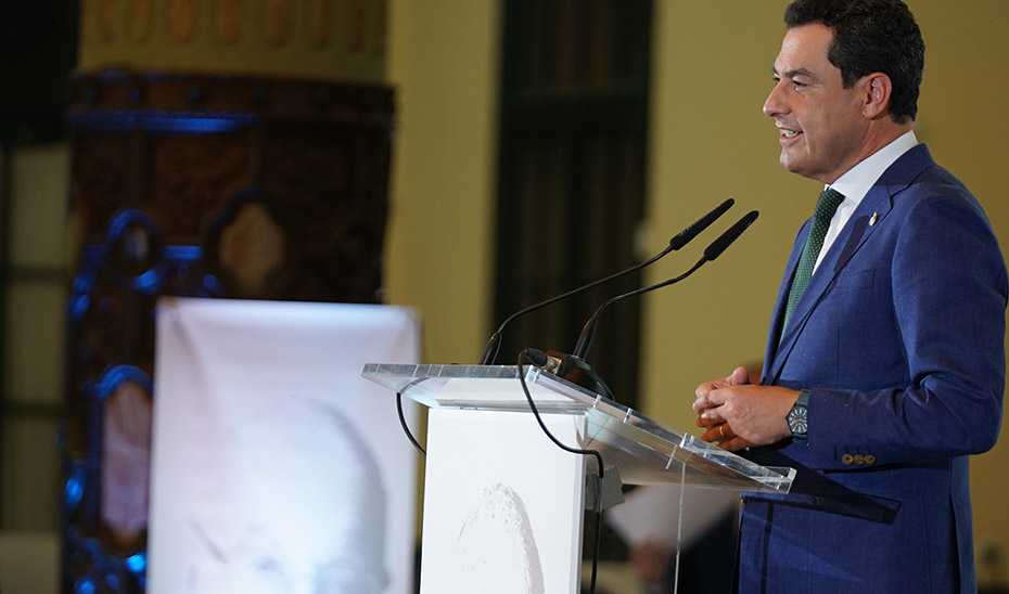 Un momento de la intervención del presidente en el acto de entrega de los Premios Manuel Clavero del Grupo Joly.