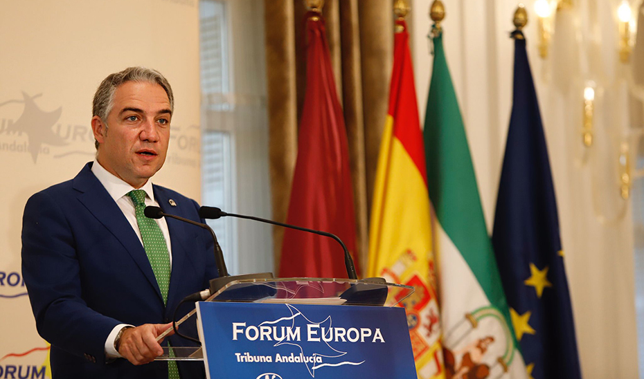 Elías Bendodo interviene en el Fórum Europa Tribuna Andalucía, celebrado en Málaga.